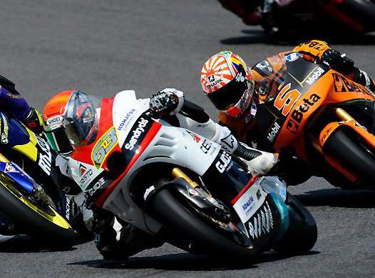 <b>Mike di Meglio #63 - MZ-RE Honda-Cresto Guide MZ Racing-FFM devant Johann Zarco #5 - Motobi-JIR Moto2-FFM (photo Tech3)</b>