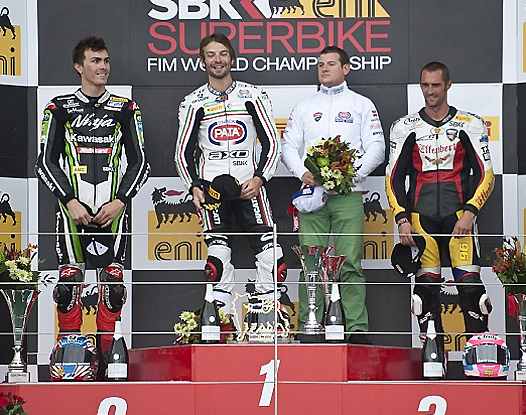 Podium 2e manche SBK : Loris Baz – Kawasaki, Sylvain Guintoli - Ducati et Jakub Smrz - Ducati (photo Kawasaki Racing Team)