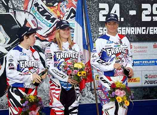 <b>L’Equipe Féminine Championne du Monde 2012 avec Blandine Dufrene – Husaberg, Audrey Rossat – KTM et Ludivine Puy – Gas Gas (photo Fred CCY-FFM-ISDE 2012)</b>
