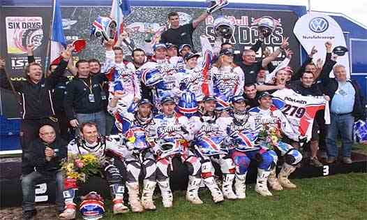 <b>Les Equipes de France Championnes du Monde 2012 en Trophée Mondial, Trophée Junior et Féminine (photo Fred CCY-FFM-ISDE 2012)</b>