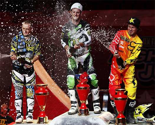 <b>Podium chinois : Maikel Melero - KTM, Rémi Bizouard - Honda et Libor Podmol - Yamaha (photo FIM)</b>