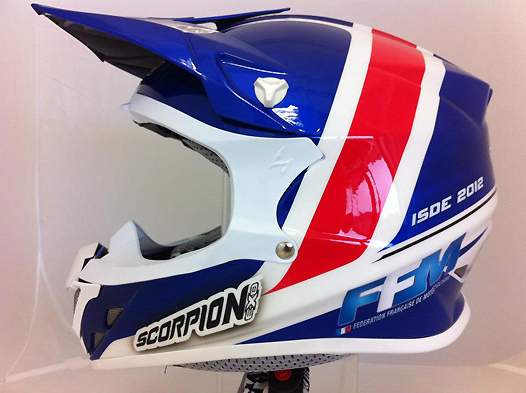 <b>Les couleurs de l'Equipe de France sur le casque de Kevin Rohmer – EEAT-FFM/Yamaha (photo Scorpion Sports Europe)</b>