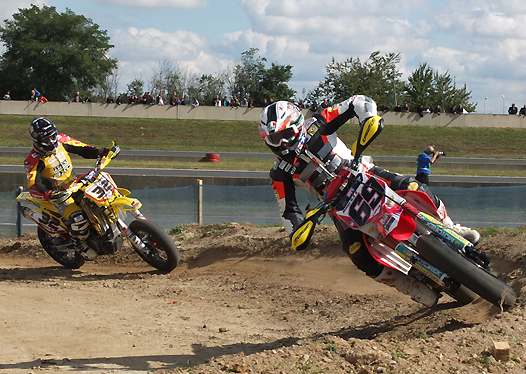 <b>Davide_Gozzini - Honda devant Elia Sammartin - Suzuki (photo FFM)</b>