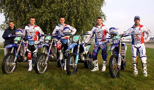 <b>Trophée Junior : Pierre-Marie Castella - Manager adjoint, Kevin Rohmer – EEAT-FFM/Yamaha, Alexandre Queyreyre – EEAT-FFM/Yamaha, Mathias Bellino – Husaberg et Jérémy Joly – Yamaha (photo FFM)</b>