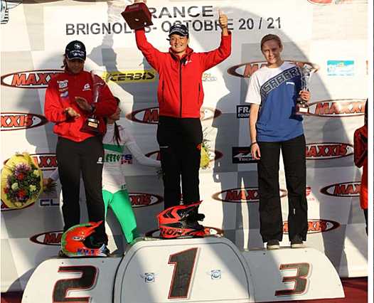 <b>Podium Féminin : Laïa Sanz – Gas Gas, Ludivine Puy – Gas Gas et Jane Daniels – Husaberg (photo ABC Com)</b>