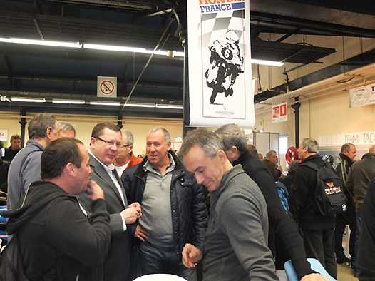 <b>Sur le stand des amis du Challenge Honda dont Jacques Bolle est le Président d'honneur (photo Yumé Com)</b>