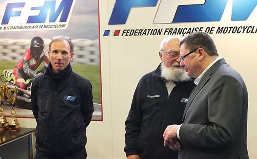 <b>Patrick Pissis, brillant trialiste, Charles Krajka - Ancien Président du Collège Technique FFM et Jacques Bolle - Président de la FFM (photo Yumé Com)</b>