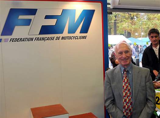 <b>Des visiteurs de renoms sur le stand FFM : Colin Seeley  (photo Yumé Com)</b>