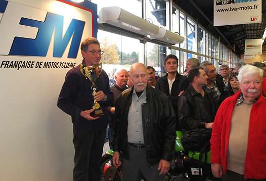 <b>Des visiteurs de renoms sur le stand FFM : Ron Chandler et Jean Claude Costeux (photo Yumé Com)</b>