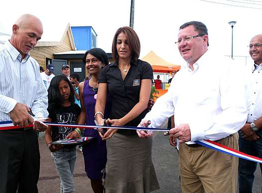 <b>Tous les intervenants dans la réalisation du projet ont célébré, dans la bonne humeur, l'inauguration du circuit (photo Yumé Com)</b>