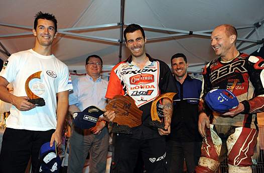 <b>Podium final : Aurélien Grelier - Yamaha, Sylvain Bidart - Honda et David Baffeuleuf - Honda (photo Pierre Orluc/Moto Journal)</b>