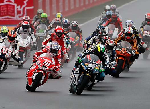 <b>Départ Moto2 : #63 Mike di Meglio - Kalex Kiefer Racing et #5 Johann Zarco - Motobi-JIR Moto2 (photo MotoGP.com)</b>