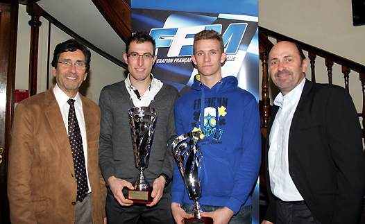 <b>Yves Pradeau - Président de la Commission de Trial, Alexandre Ferrer - Sherco, Vainqueur de la Coupe du Monde FIM de Trial Juniors et Thierry Michaud - Entraineur National (photo Jean-Paul Ancion/FFM)</b>
