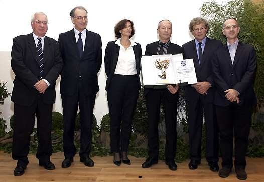 <b>De gauche à droite : Jean-Pierre Mougin - Secrétaire Général du CNOSF, Denis Masseglia - Président du CNOSF, Véronique Eloi-Roux - Conseillère de la Ministre des Sports, Christian Sarron - Champion du Monde 250cc en 1984, Jo Maso - ancien joueur international de rugby et Pierre Bonneville - Directeur de la Communication de la FFM</b>