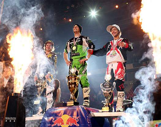 <b>Podium Championnat final 2012 : Libor Podmol - Yamaha, Rémi Bizouard - Honda et David Rinaldo - Yamaha (photo Nightofthejumps.com)</b>