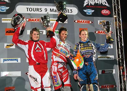 <b>Podium Féminine : Samantha Tichet – KTM, Laïa Sanz - Gas Gas et Jane Daniels – Husaberg (photo Yumé Com)</b>