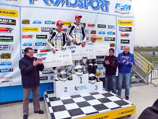 <b>Belle implication des partenaires pour le lancement de la Coupe Yamaha YZF-125R avec Jacques Bolle - Président de la FFM, Johann Zarco et Eric De Seynes - PDG Yamaha Motor France (photo Yumé Com)</b>