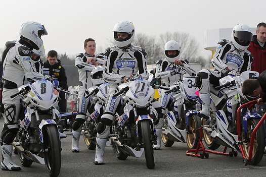 <b>Pré-grille de la Coupe Yamaha YZF-125R (photo Laurent Benchana/YMF)</b>