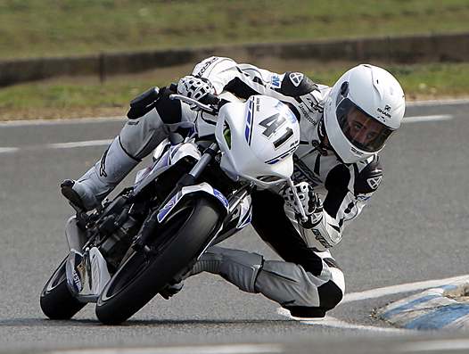 <b>Anthony Dumont - Yamaha YZF-125R (photo Laurent Benchana/YMF)</b>