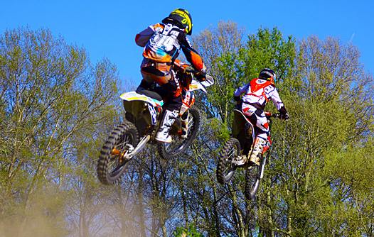<b>Amandine Verstappen - KTM et Eléonore Valat - Honda (photo Guy Michel/MxGirl)</b>