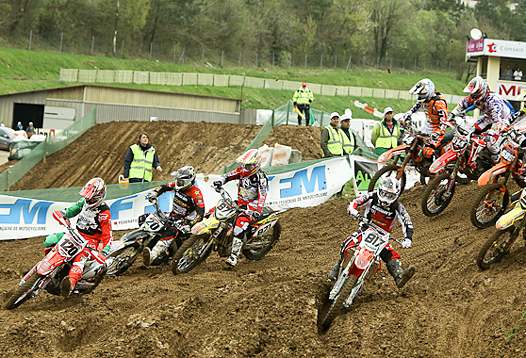 <b>Départ de manche (photo www.elite-motocross.fr)</b>