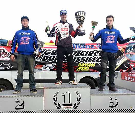 <b>Podium Prestige : Warren Bougard - Yamaha, Sylvain Bidart - Honda et Eddy Petard - Yamaha (photo 17pouces.net)</b>