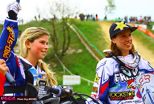 <b>Justine Charroux - Yamaha et Livia Lancelot - Kawasaki (photo Guy Michel/MxGirl)</b>
