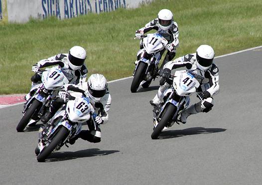 <b>Le groupe de tête en Finale (photo Jean-Paul Ancion/YMF)</b>