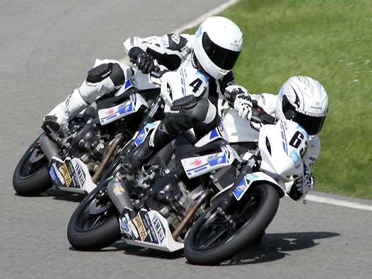 <b>Mickael Coupé et Anthony Dumont - Yamaha YZF-125R (photo Jean-Paul Ancion/YMF)</b>