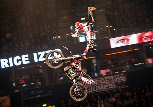 <b>Brice Izzo - Yamaha (photo Nightofthejumps.com)</b>