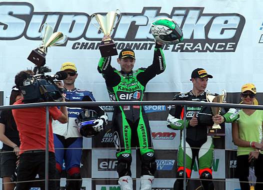 <b>Podium SBK 2e course : Julien da Costa – Suzuki, Grégory Leblanc – Kawasaki et Axel Maurin – Kawasaki (photo Gérard Delio/Photopress)</b>