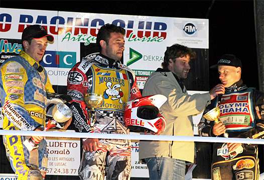 <b>Le podium d'Artigues de Lussac (photo Team-tresarrieu.fr)</b>