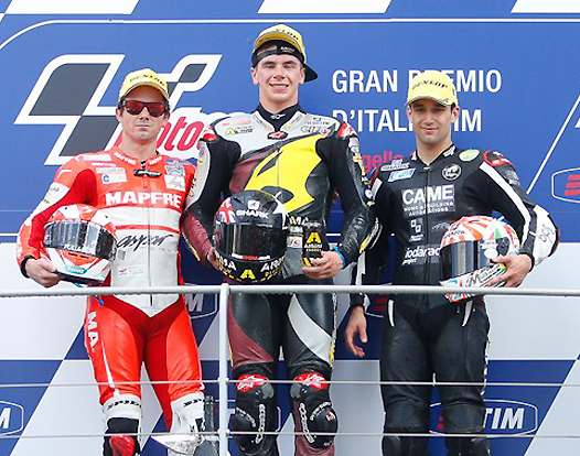 <b>Podium Moto2 : Nicolas Terol Suter-Mapfre Aspar Team Moto2, Scott Redding – Kalex-Marc VDS Racing Team et Johann Zarco - Suter-Came IodaRacing Project (photo MotoGP.com)</b>