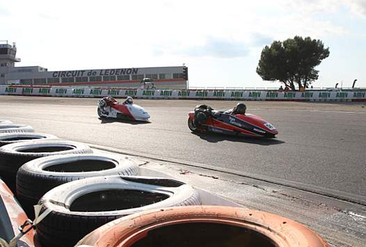 <b>La 2e course des Side Cars (photo Gérard Delio/Photopress)</b>
