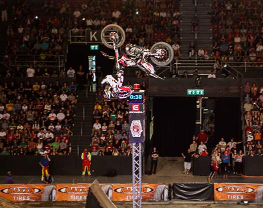 <b>Brice Izzo - Yamaha (photo nightofthejumps.com)	</b>