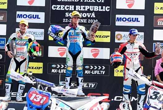 <b>Podium 1 : Thomas Chareyre - TM, Mauno Hermunen - TM et Adrien Chareyre - Aprilia (photo Youthstream)</b>