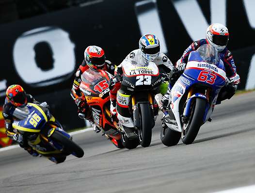 <b>Mike Di Meglio #63 - Motobi-JiR Moto2 et Louis Rossi #96 - Mistral-Tech3 Racing (photo MotoGP.com)</b>