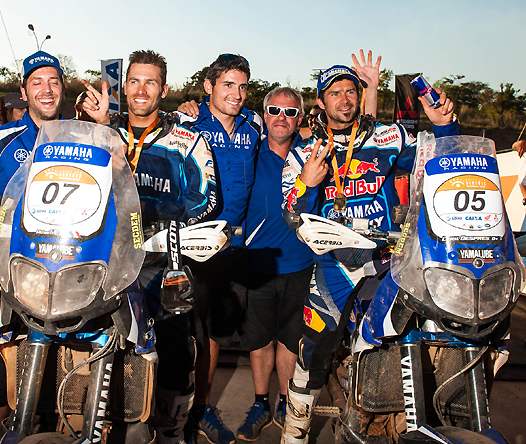 <b>Mickaël Metge - Yamaha et Cyril Despres - Yamaha (photo Eric Schroeder - www.webventure.com.br)</b>