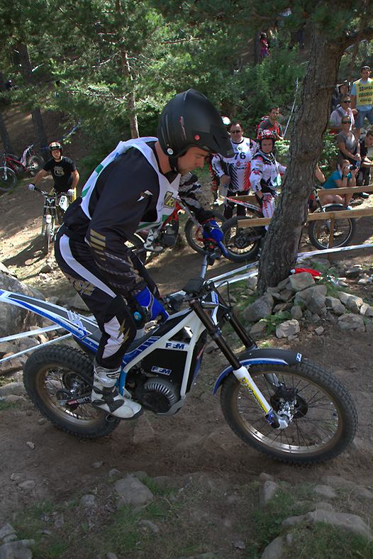 <b>Bastien Hyete - EM 5.7 (photo Jean Finiels/Trial-Club.com)</b>