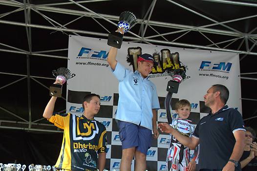 <b>Podium Espoir 3 samedi : Sacha Bussow - Sherco, Axel de Lamata - Beta et Arthur Rovery - Gas Gas (photo Jean Finiels/Trial-Club.com)</b>