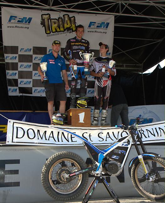 <b>Podium Senior 2 samedi : Matthieu Pouget - Gas Gas, Mickaël Chauvet - Sherco et Valentin Feraud - Beta (photo Jean Finiels/Trial-Club.com)</b>