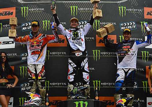 <b>Podium MX2 : Jordi Tixier - KTM, Dean Ferris - Yamaha et Glenn Coldenhoff - KTM (photo Youthstream)</b>