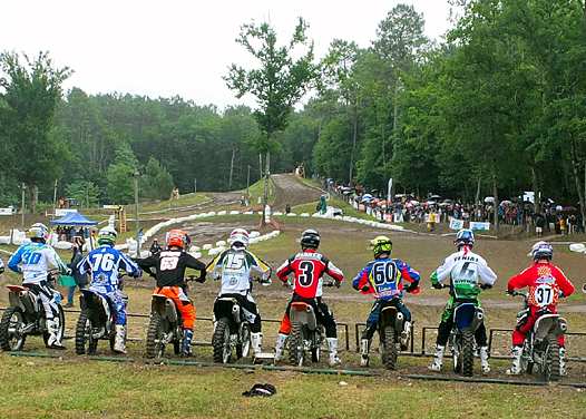 <b>L'ensemble des concurrents a apprécié le superbe tracé préparé par le Moto-Club de Belvès (photo Yume.com)</b>