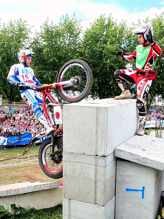 <b>Loris Gubian - Gas Gas et son suiveur (photo Yume.com)</b>