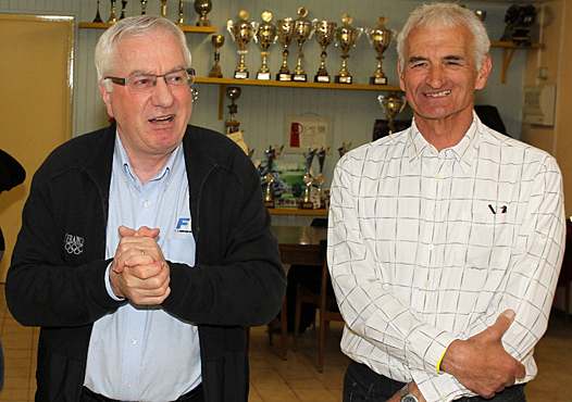 <b>Jean-Pierre Mougin (à gauche) et Claude Masini (à droite) se réjouissent de la venue de l'Equipe de France à Villars (Photo P.Haudiquert/Mediacross)</b>
