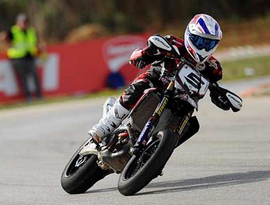 <b>Adrien Chareyre - Aprilia (photo Youthstream)</b>