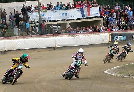 <b>La Finale du Trophée d’Or Junior 125cc avec Lukas Fieuhage #20, Zach Wajtknecht #13, Darrel De Vries #2 et Mike Jacopetti #12 (photo Yume.com)</b>
