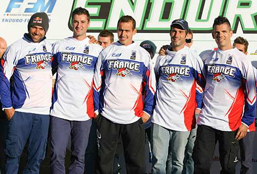 <b>L'équipe Trophée Mondial : A. Méo, P-A. Renet, C. Nambotin, J.Joly et R. Thain (photo prise en l'absence de F. Planet et J. Aubert, avant le forfait de C. Nambotin).</b>
