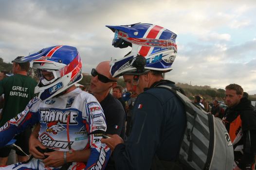 <b>Loïc Larrieu - Husaberg-Equipe Junior, Frédéric Lambert - Responsable de l’Equipe Junior et Frédéric Weill, Entraîneur National (photo Bénédicte Simon/FFM)</b>