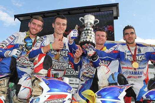 <b>Equipe Trophée Junior Champion du Monde 2013 : Loïc Larrieu - Husaberg, Kévin Rohmer - Yamaha, Mathias Bellino - Husaberg et Swan Servajean - Yamaha (photo Bénédicte Simon/FFM)</b>